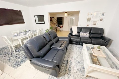 Villa ou maison à vendre à Hallandale Beach, Floride: 3 chambres, 135.36 m2 № 2146949 - photo 4