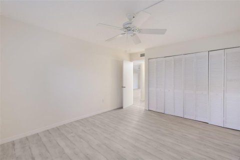 Condo in Bradenton, Florida, 2 bedrooms  № 2149799 - photo 27