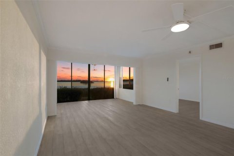 Condo in Bradenton, Florida, 2 bedrooms  № 2149799 - photo 18