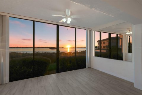 Condo in Bradenton, Florida, 2 bedrooms  № 2149799 - photo 19