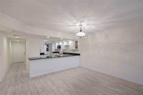 Condo in Bradenton, Florida, 2 bedrooms  № 2149799 - photo 11