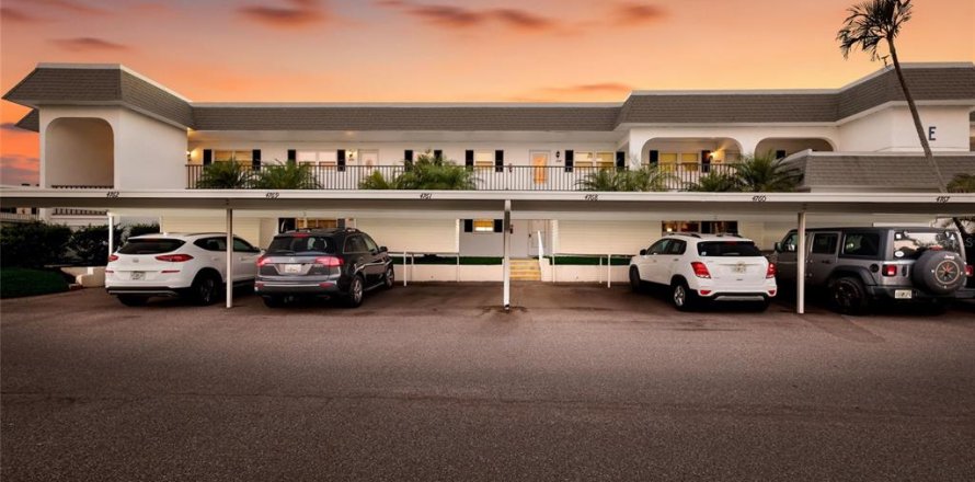 Condo in Bradenton, Florida, 2 bedrooms  № 2149799
