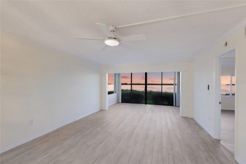Condo in Bradenton, Florida, 2 bedrooms  № 2149799 - photo 14