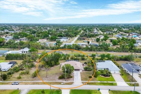 House in Rotonda, Florida 3 bedrooms, 162.67 sq.m. № 1601888 - photo 1