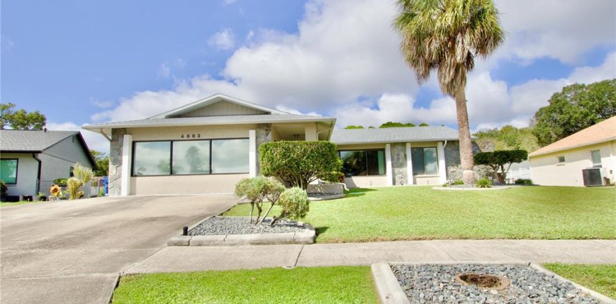 Villa ou maison à New Port Richey, Floride 2 chambres, 182 m2 № 2395634