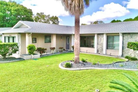 Villa ou maison à vendre à New Port Richey, Floride: 2 chambres, 182 m2 № 2395634 - photo 3