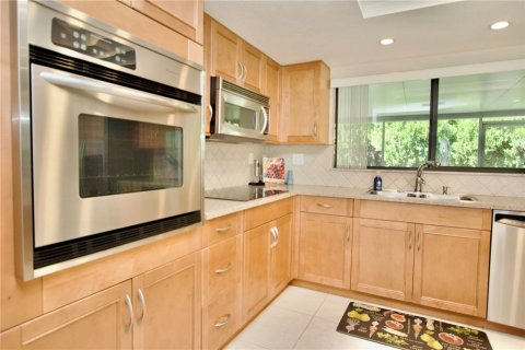 Villa ou maison à vendre à New Port Richey, Floride: 2 chambres, 182 m2 № 2395634 - photo 10