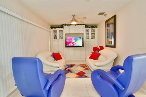 Villa ou maison à vendre à New Port Richey, Floride: 2 chambres, 182 m2 № 2395634 - photo 19