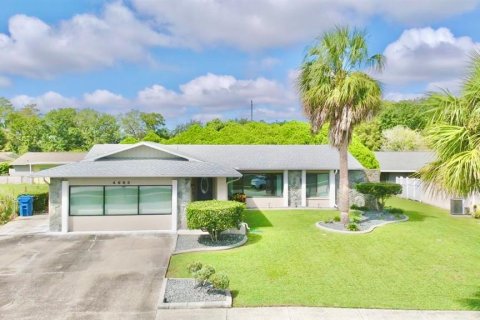 Villa ou maison à vendre à New Port Richey, Floride: 2 chambres, 182 m2 № 2395634 - photo 6