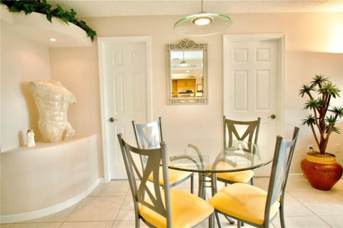 Villa ou maison à vendre à New Port Richey, Floride: 2 chambres, 182 m2 № 2395634 - photo 17