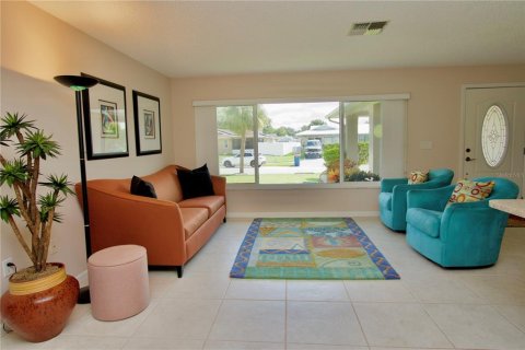 Villa ou maison à vendre à New Port Richey, Floride: 2 chambres, 182 m2 № 2395634 - photo 8