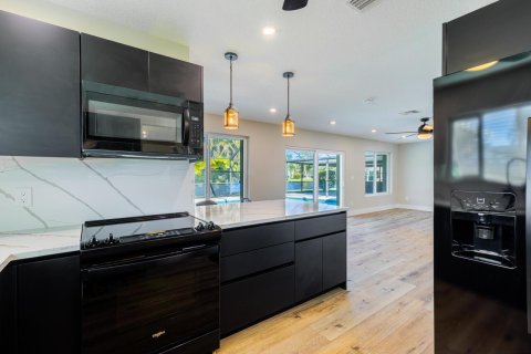 Casa en alquiler en Port St. Lucie, Florida, 4 dormitorios, 207.92 m2 № 2407994 - foto 9