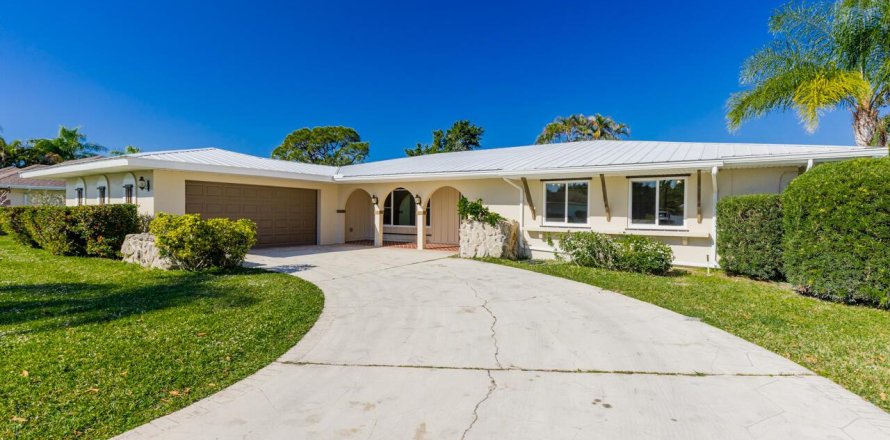 Casa en Port St. Lucie, Florida 4 dormitorios, 207.92 m2 № 2407994