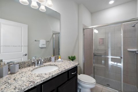 Townhouse in Davenport, Florida 5 bedrooms № 1707710 - photo 8