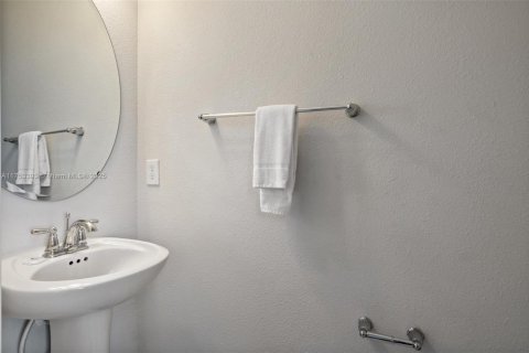 Townhouse in Davenport, Florida 5 bedrooms № 1707710 - photo 28