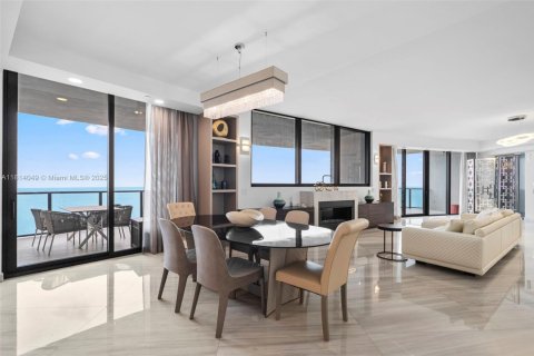 Copropriété à vendre à Sunny Isles Beach, Floride: 4 chambres, 385.92 m2 № 1934062 - photo 2