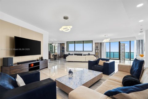 Copropriété à vendre à Sunny Isles Beach, Floride: 4 chambres, 385.92 m2 № 1934062 - photo 3