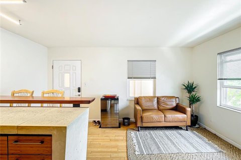 Condo in Saint Pete Beach, Florida, 1 bedroom  № 1090314 - photo 16