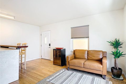 Condo in Saint Pete Beach, Florida, 1 bedroom  № 1090314 - photo 12