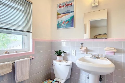 Condo in Saint Pete Beach, Florida, 1 bedroom  № 1090314 - photo 30