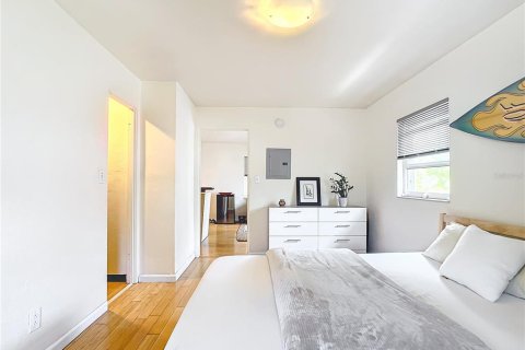 Condo in Saint Pete Beach, Florida, 1 bedroom  № 1090314 - photo 26