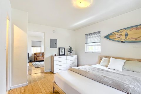 Condo in Saint Pete Beach, Florida, 1 bedroom  № 1090314 - photo 25