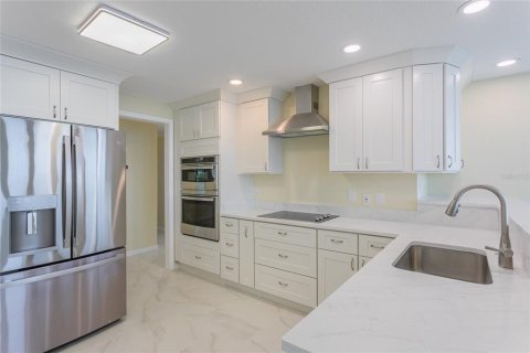 Villa ou maison à vendre à New Port Richey, Floride: 4 chambres, 216.09 m2 № 2133013 - photo 17