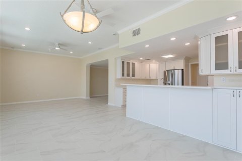 Villa ou maison à vendre à New Port Richey, Floride: 4 chambres, 216.09 m2 № 2133013 - photo 15