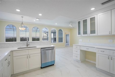 Villa ou maison à vendre à New Port Richey, Floride: 4 chambres, 216.09 m2 № 2133013 - photo 19