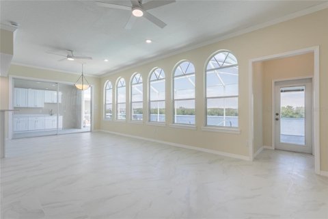 Villa ou maison à vendre à New Port Richey, Floride: 4 chambres, 216.09 m2 № 2133013 - photo 13