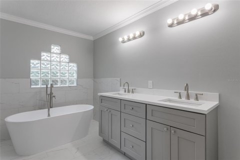 Villa ou maison à vendre à New Port Richey, Floride: 4 chambres, 216.09 m2 № 2133013 - photo 30