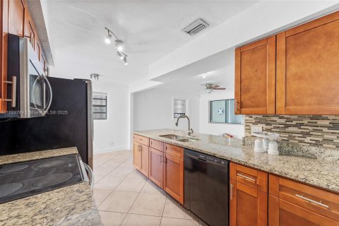 Casa en venta en Margate, Florida, 3 dormitorios, 108.88 m2 № 1952287 - foto 15