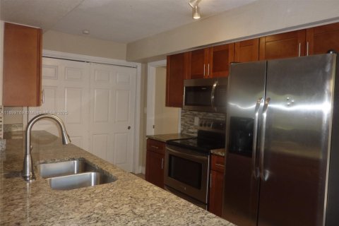 Casa en venta en Margate, Florida, 3 dormitorios, 108.88 m2 № 1952287 - foto 5