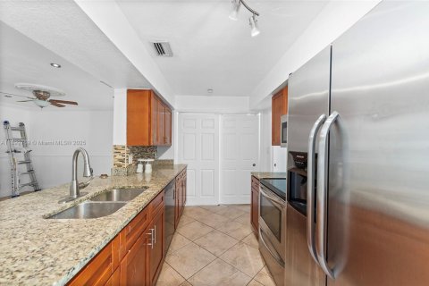 Casa en venta en Margate, Florida, 3 dormitorios, 108.88 m2 № 1952287 - foto 13