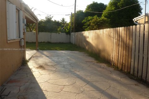 Casa en venta en Margate, Florida, 3 dormitorios, 108.88 m2 № 1952287 - foto 3