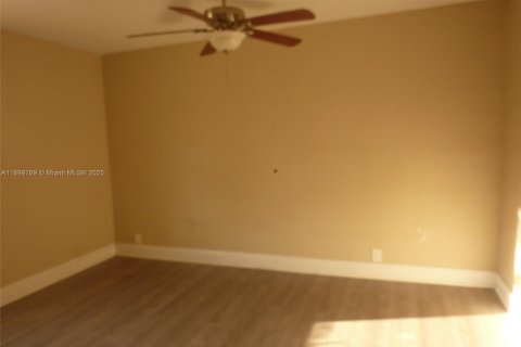 Casa en venta en Margate, Florida, 3 dormitorios, 108.88 m2 № 1952287 - foto 7