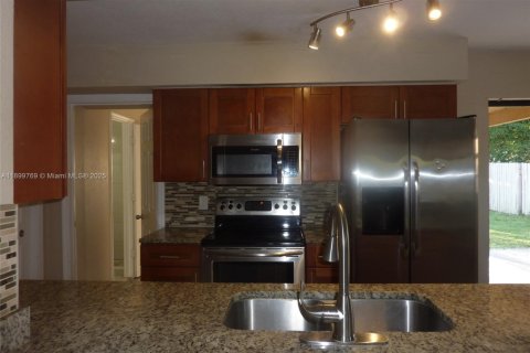 Casa en venta en Margate, Florida, 3 dormitorios, 108.88 m2 № 1952287 - foto 6