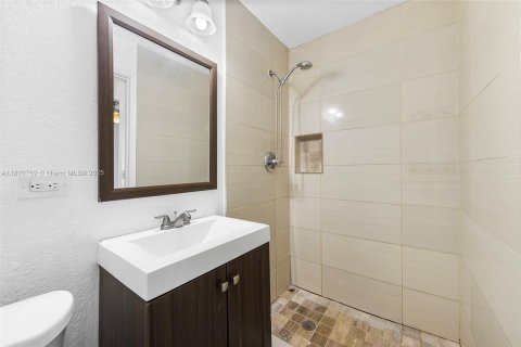 Casa en venta en Margate, Florida, 3 dormitorios, 108.88 m2 № 1952287 - foto 20