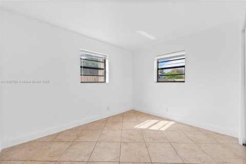 Casa en venta en Margate, Florida, 3 dormitorios, 108.88 m2 № 1952287 - foto 22