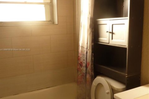 Casa en venta en Margate, Florida, 3 dormitorios, 108.88 m2 № 1952287 - foto 11