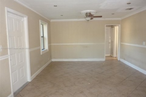 Casa en venta en Margate, Florida, 3 dormitorios, 108.88 m2 № 1952287 - foto 4