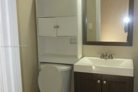 Casa en venta en Margate, Florida, 3 dormitorios, 108.88 m2 № 1952287 - foto 10