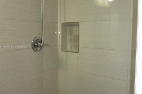 Casa en venta en Margate, Florida, 3 dormitorios, 108.88 m2 № 1952287 - foto 9