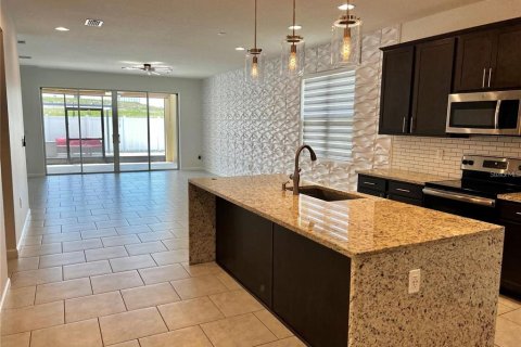 Casa en alquiler en Davenport, Florida, 4 dormitorios, 179.86 m2 № 1870207 - foto 4