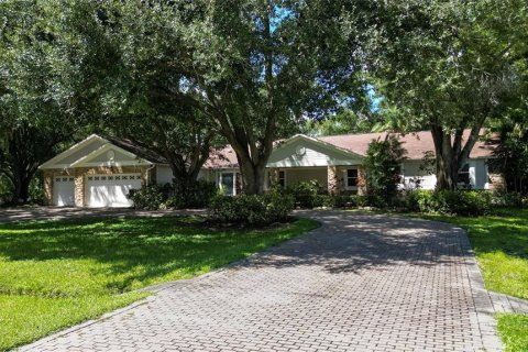 House in Tampa, Florida 4 bedrooms, 325.34 sq.m. № 2353189 - photo 3