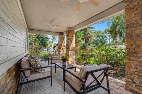 House in Tampa, Florida 4 bedrooms, 325.34 sq.m. № 2353189 - photo 5