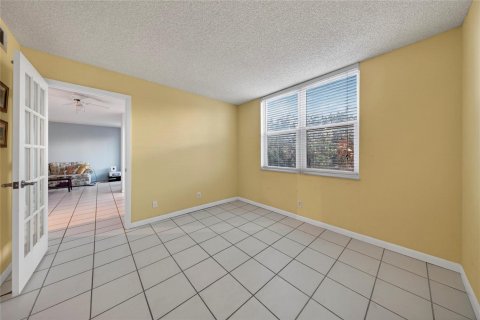 Condo in Pompano Beach, Florida, 2 bedrooms  № 2190781 - photo 15