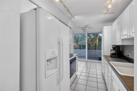 Condo in Pompano Beach, Florida, 2 bedrooms  № 2190781 - photo 10