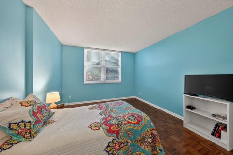 Condo in Pompano Beach, Florida, 2 bedrooms  № 2190781 - photo 20