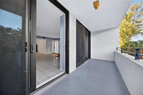 Condo in Pompano Beach, Florida, 2 bedrooms  № 2190781 - photo 22